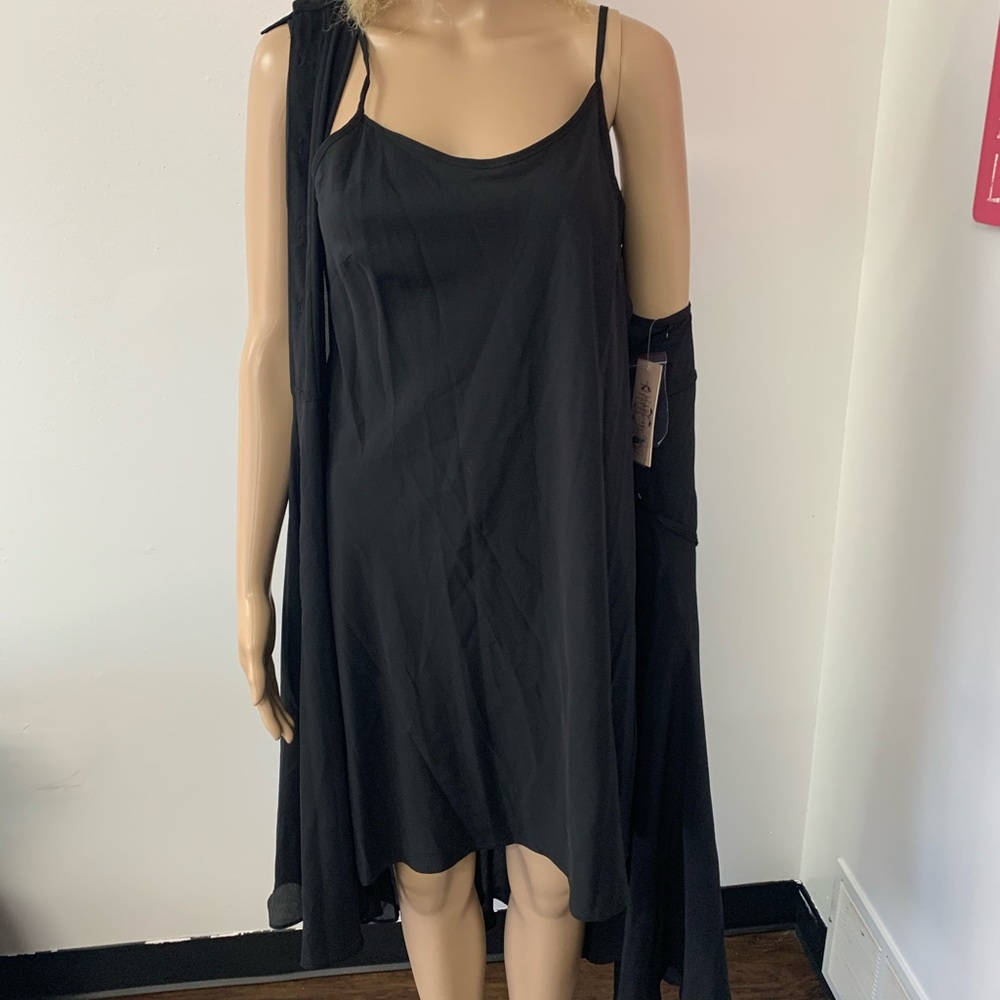 Dress - Picture 3 of 10